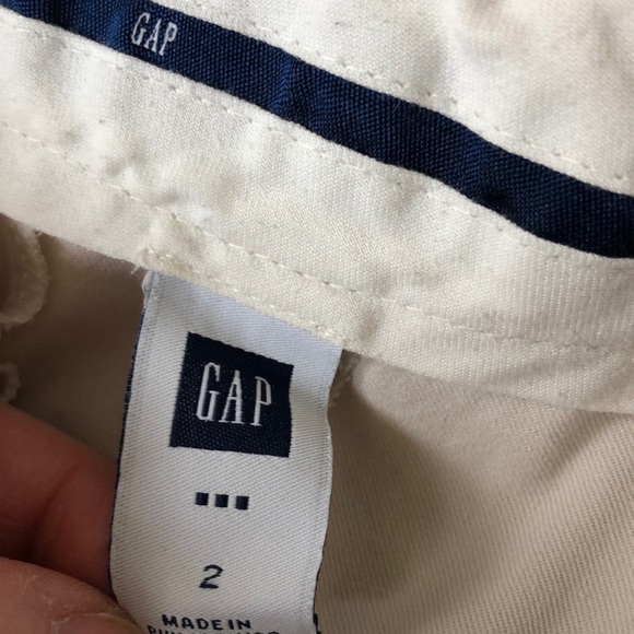 Gap light khaki Bermuda length shorts - Picture 3 of 3
